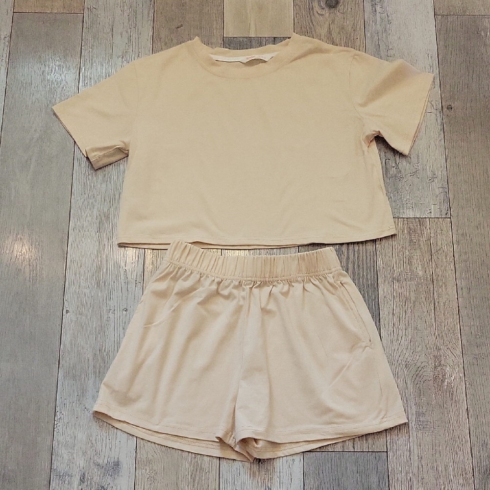 ROMWE 2 PC LOUNGE/SHORT SET CREAM COLOR